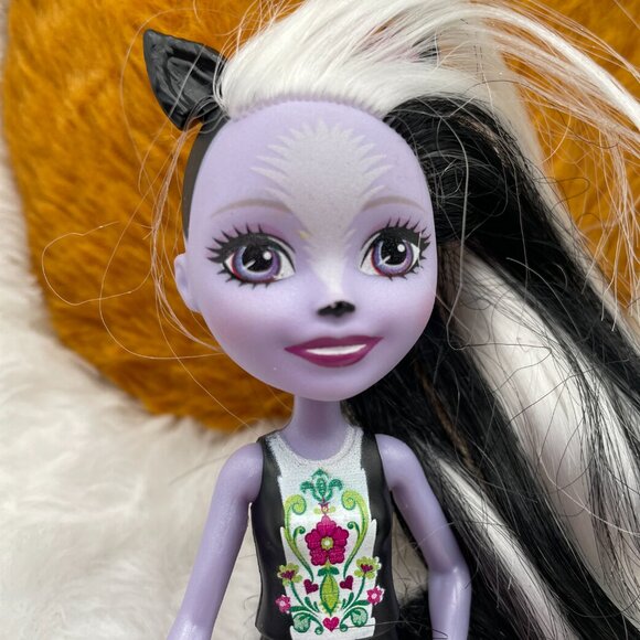 Mattel Enchantimals Sage Skunk Doll 6IN (SKU: 407TO) - Picture 2 of 7